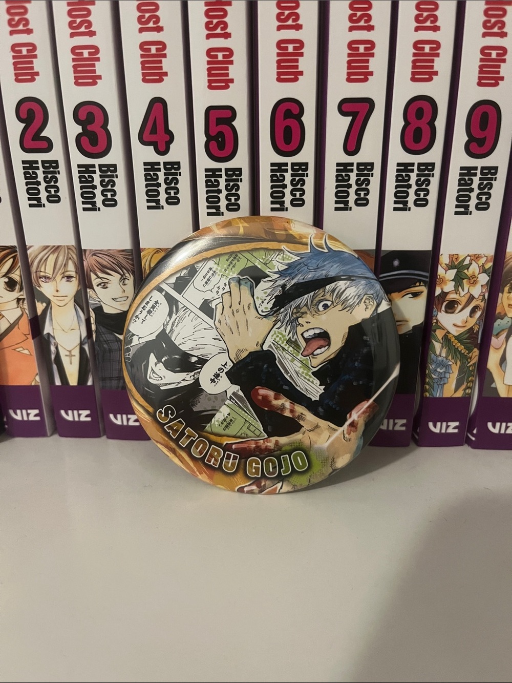 Anime Character Satoru Gojo Collectible Button Pin - Multicolor